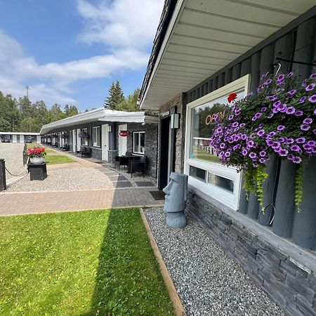 Mystic Isle Motel Wawa Buitenkant foto