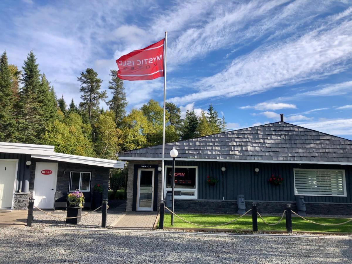 Mystic Isle Motel Wawa Buitenkant foto