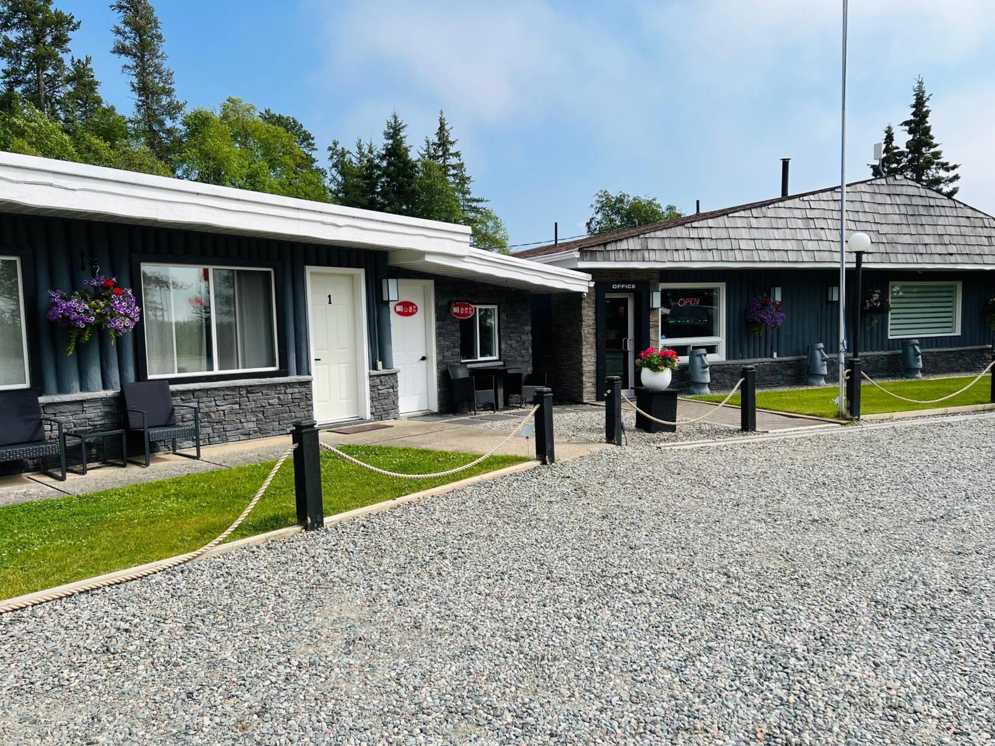 Mystic Isle Motel Wawa Buitenkant foto